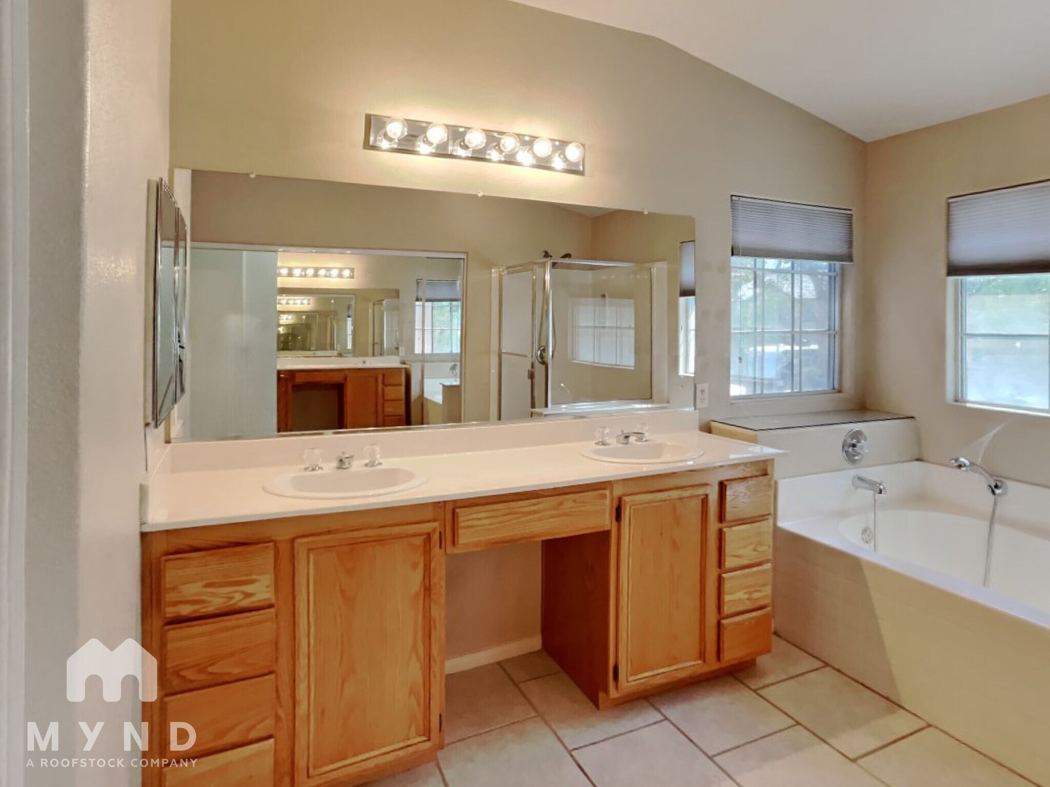 Building Photo - 2728 La Porte Ct