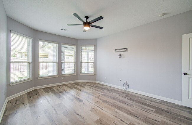 Building Photo - 12935 Northpointe Bend Dr