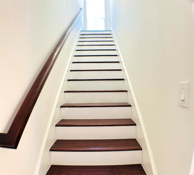 Building Photo - 913 Birdsall St