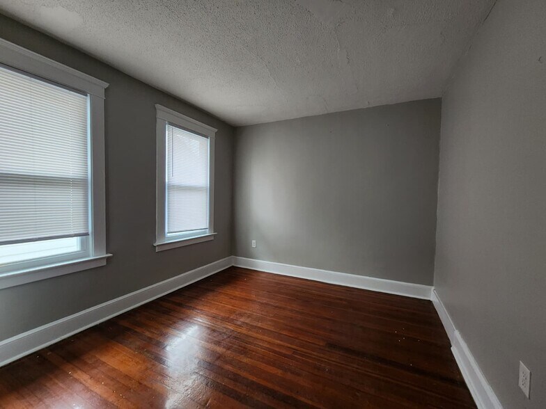 Building Photo - 64 Gorham Ave