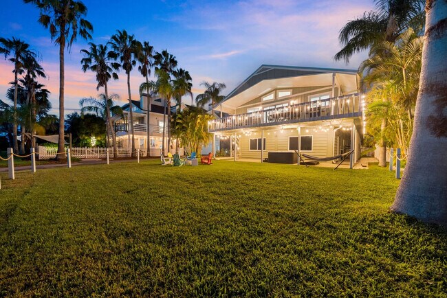 Building Photo - 555 S Gulf Dr
