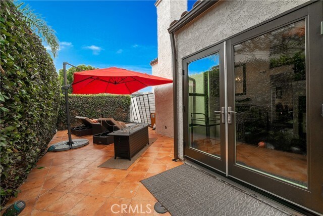 Building Photo - 1 Calle Prima