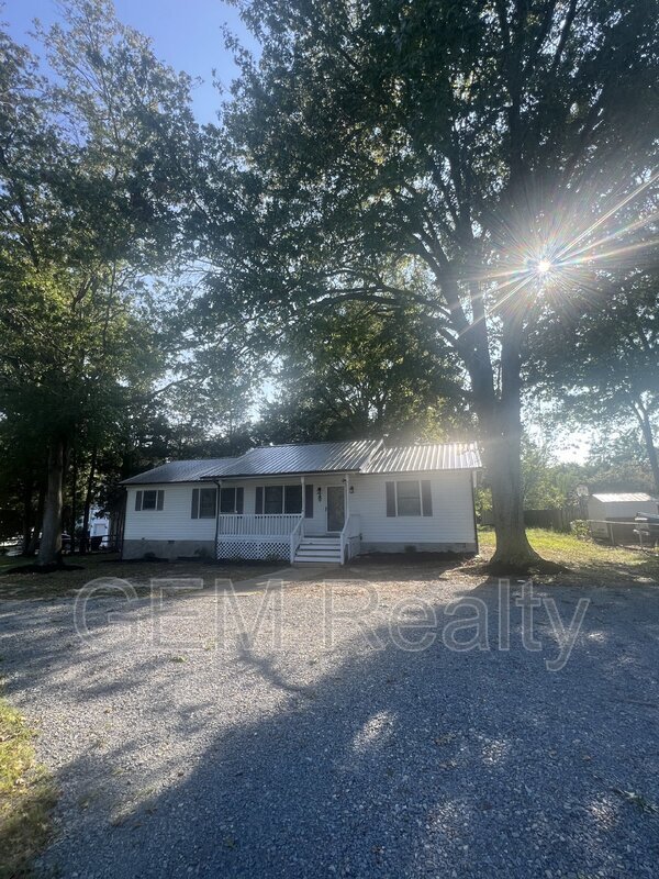 Building Photo - 103 Holmes Ct