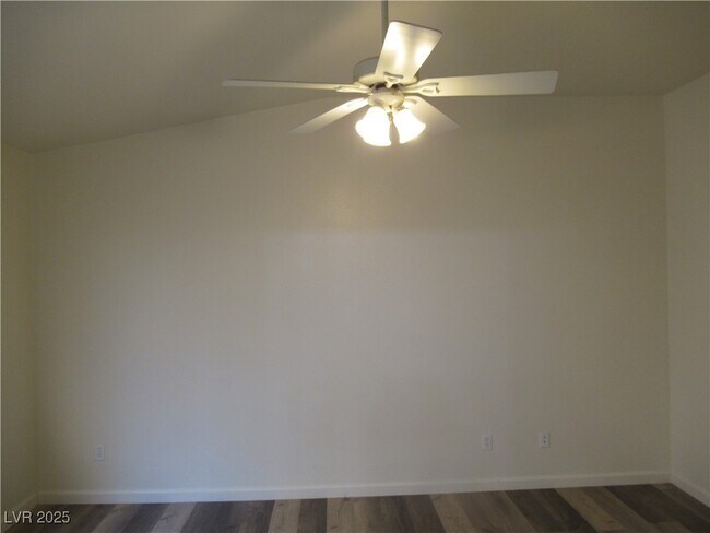 Building Photo - 192 Renville Ct