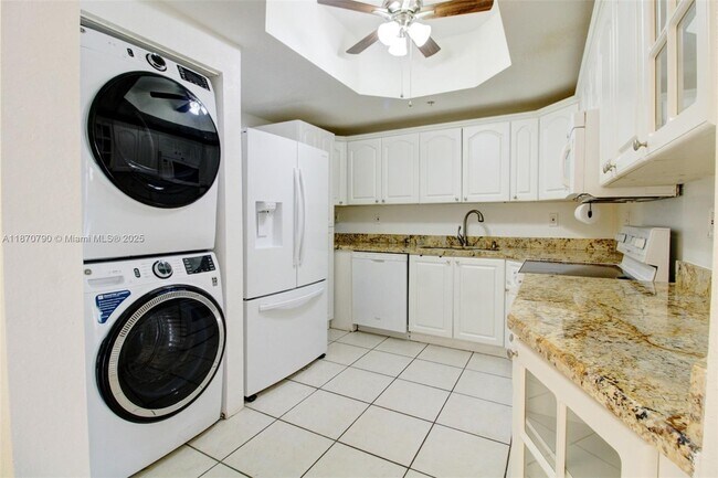Building Photo - 17425 NW 75th Pl