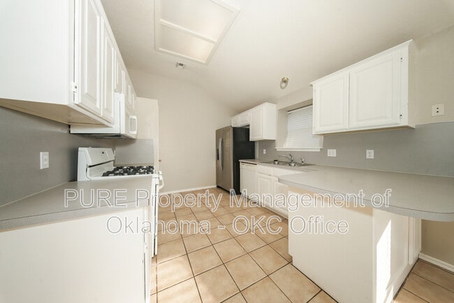 Building Photo - 400 Coalbrook Dr