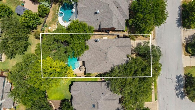 Building Photo - 1309 Horseback Hollow