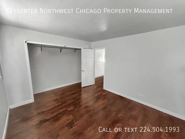 Building Photo - 912 W Oakwood Dr