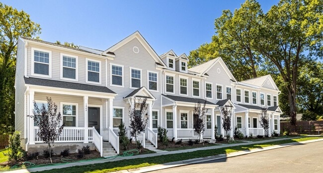 Building Photo - BEAUTIFUL 2 Bedroom Townhome in Mooresville