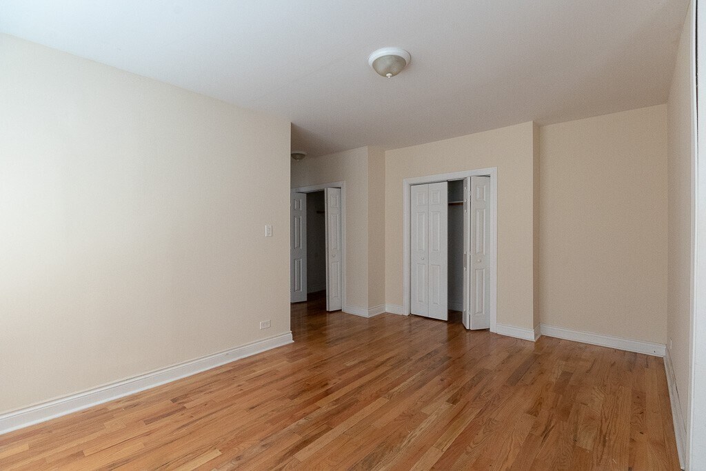 Building Photo - 617 W Cornelia Ave