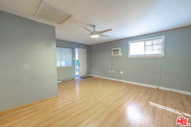 Building Photo - 5353 Don Pio Dr