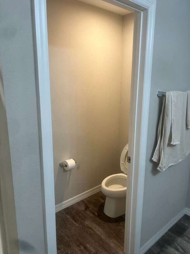 Building Photo - Spacious 5BR House in Winter Haven