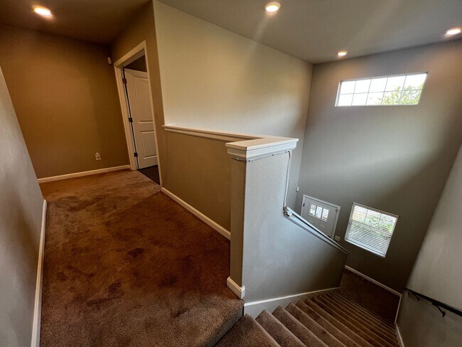 Building Photo - Updated 4 Bedroom Lacey/Hawks Prairie Home for Rent