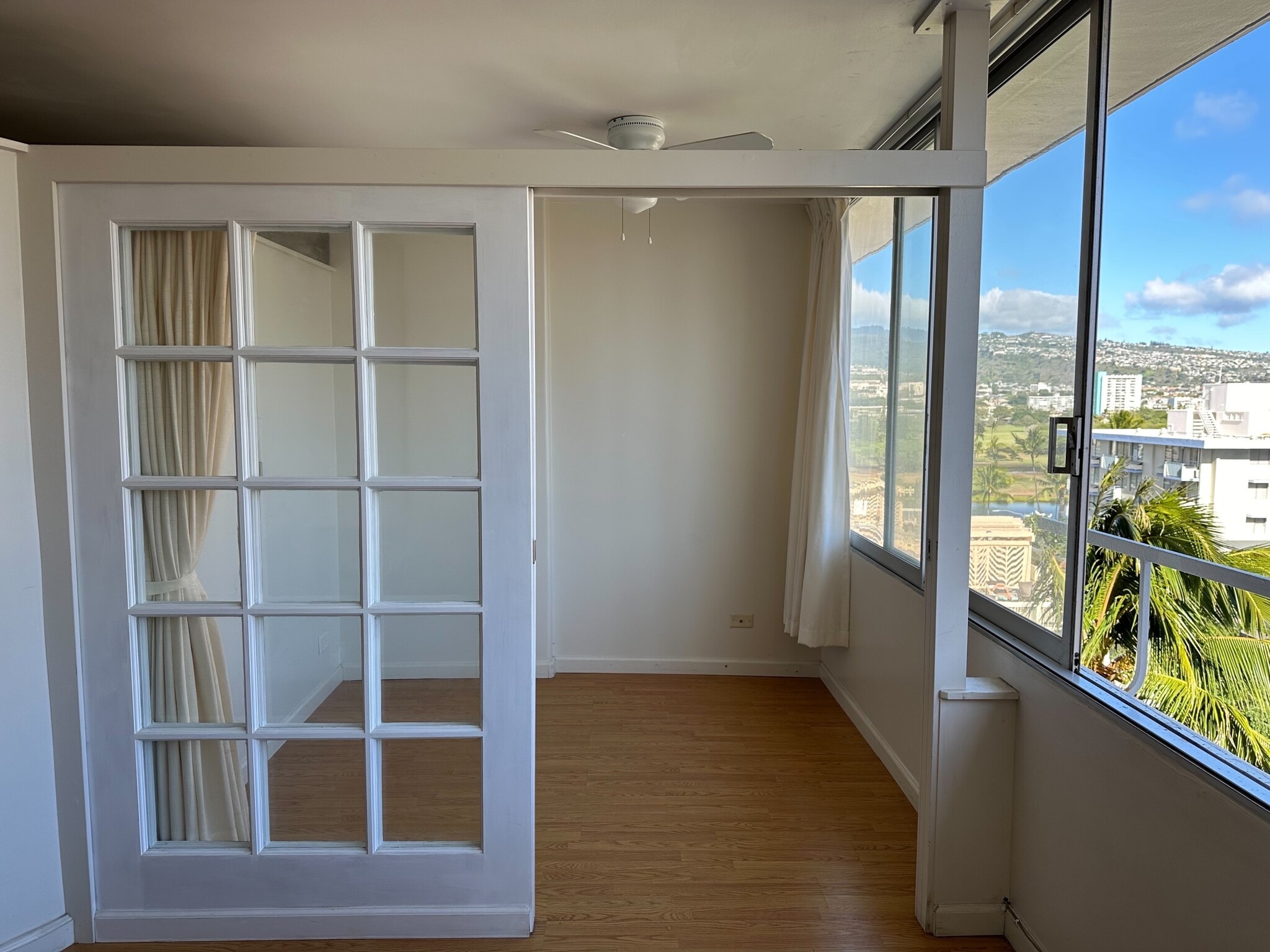 cozy den - 435 Seaside Ave