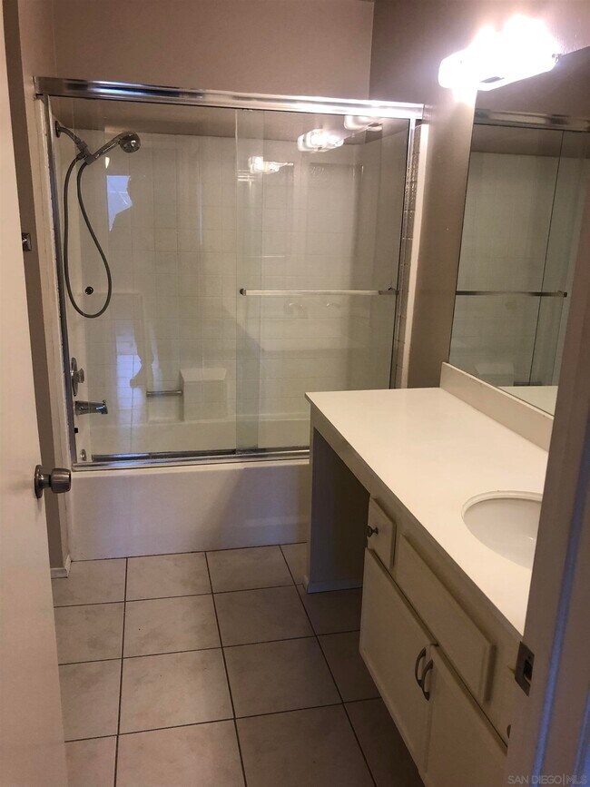 Building Photo - 5995 Dandridge Ln