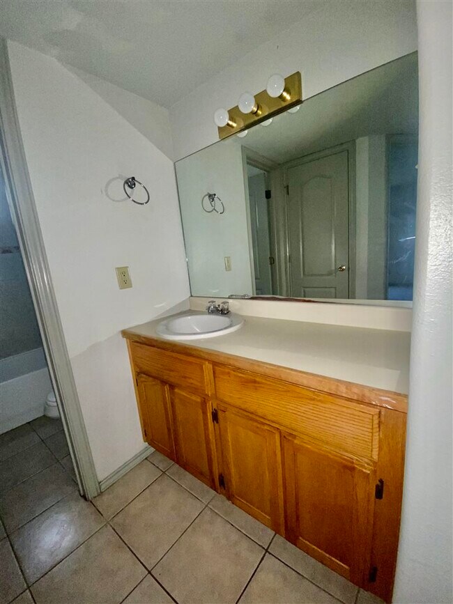 Building Photo - 507 Shiloh Dr