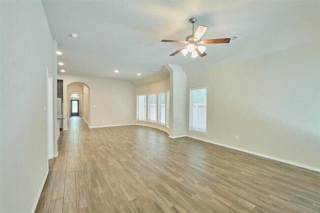 Building Photo - 103 Sunrise Haven Dr