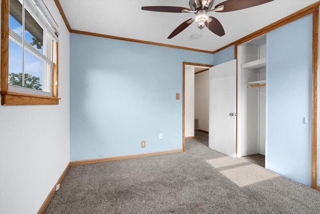 Building Photo - 1146 31st St NE