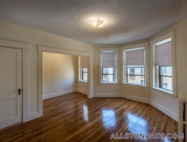 Building Photo - 1144 Commonwealth Ave