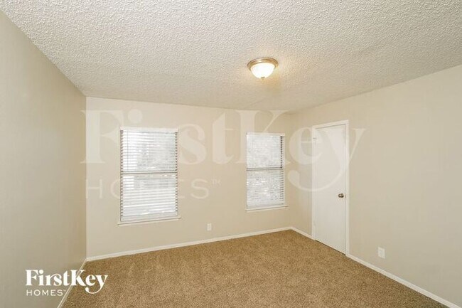 Building Photo - 8180 Maple Meadow Dr