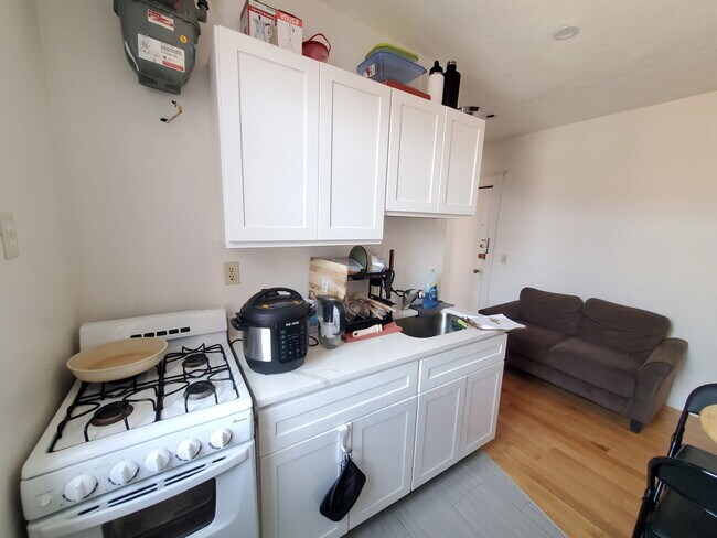 Building Photo - 11 Scottfield Rd