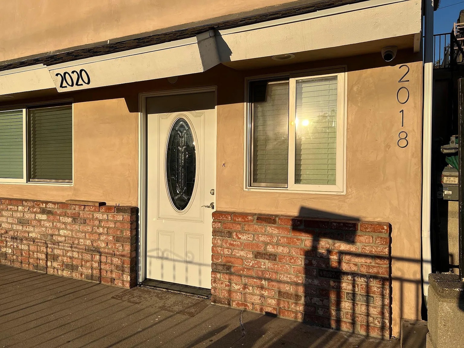 Building Photo - 2020 Del Mar Ave