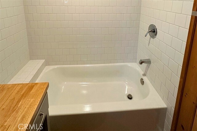 Building Photo - 476 Redwood Dr