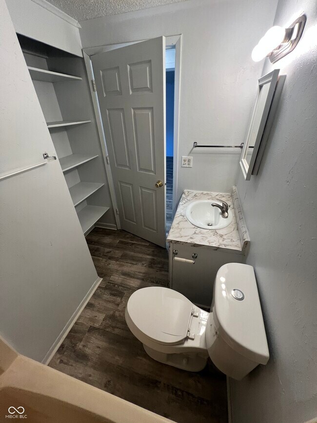 Building Photo - 2000 Indianapolis Rd