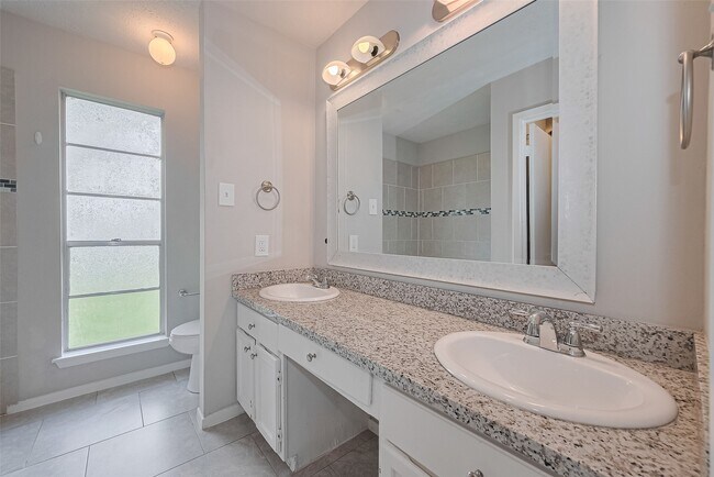 Building Photo - 17114 Quail Glen Dr