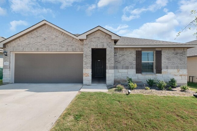 Primary Photo - 1321 Lindsey Dr