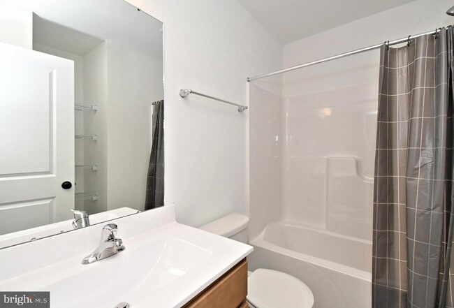 Building Photo - 114 Kuechler Ct