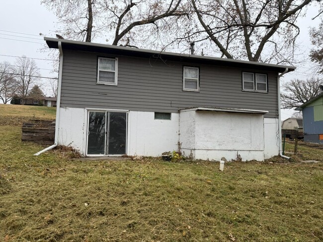 Building Photo - 312 Hill St