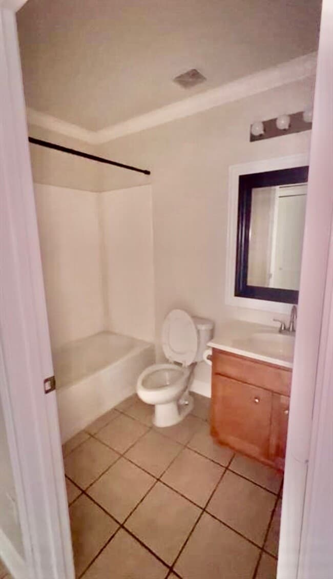 Building Photo - 1614 York Creek Dr