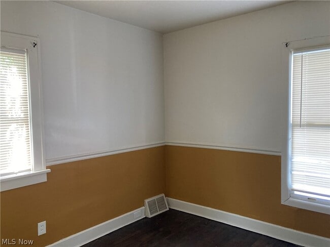 Building Photo - 3780 W 129th St