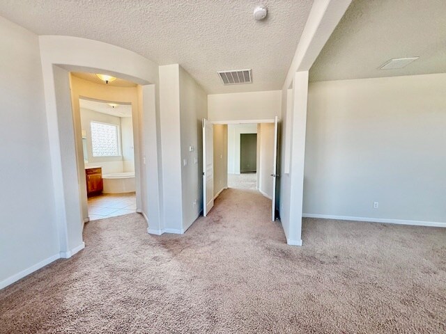 Building Photo - 15 Los Miradores Dr NE