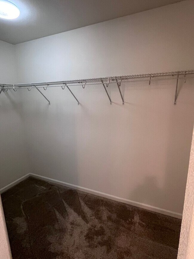 Building Photo - BEAUTIFUL HOME IN WEST ROSEVILLE!!