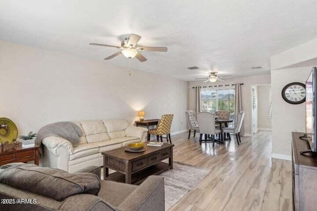 Building Photo - 13046 Wildwood Dr