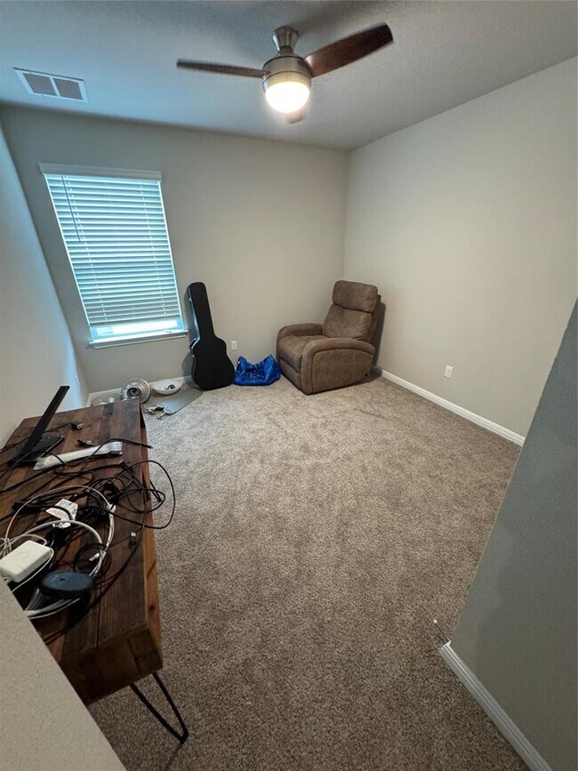 Building Photo - 429 El Capitan Lp