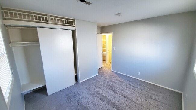 Building Photo - 372 26th Ave SW
