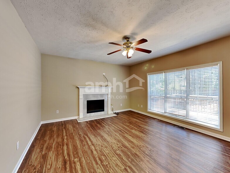 Building Photo - 4961 Heritage Crossing Dr SW