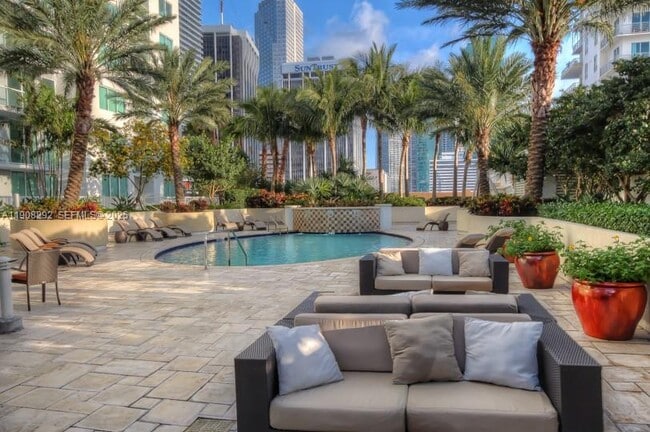 Building Photo - 253 NE 2nd St