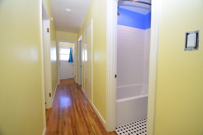 Building Photo - 10744 SE 29th Ave