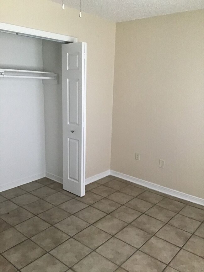 Building Photo - 2132 Gardere Ln