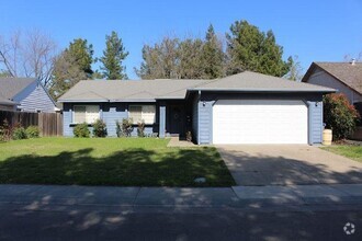 Building Photo - Large floorplan