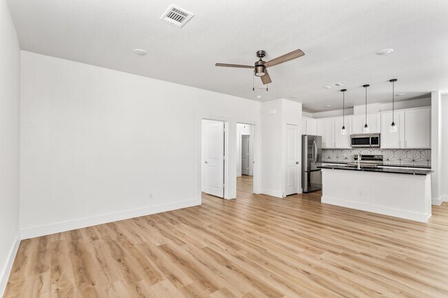 Building Photo - 2505 Benbrook Blvd