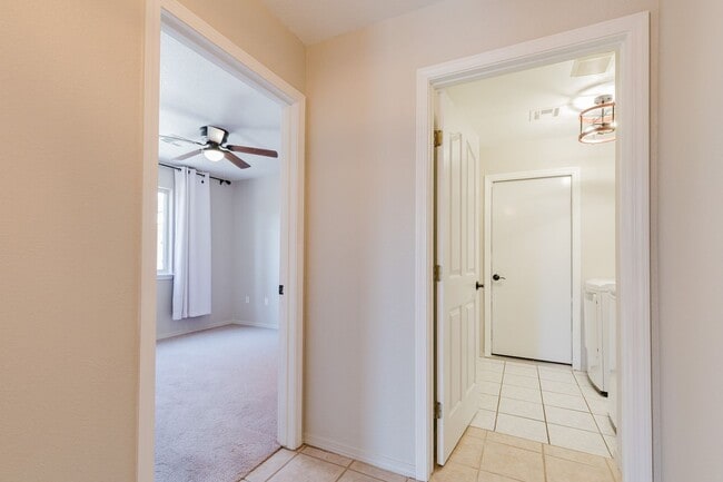 Building Photo - MOVE IN SPECIAL: $500 off the First Month ...