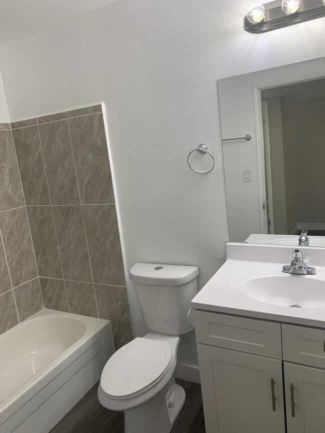 Building Photo - 21025 Neuralia Rd