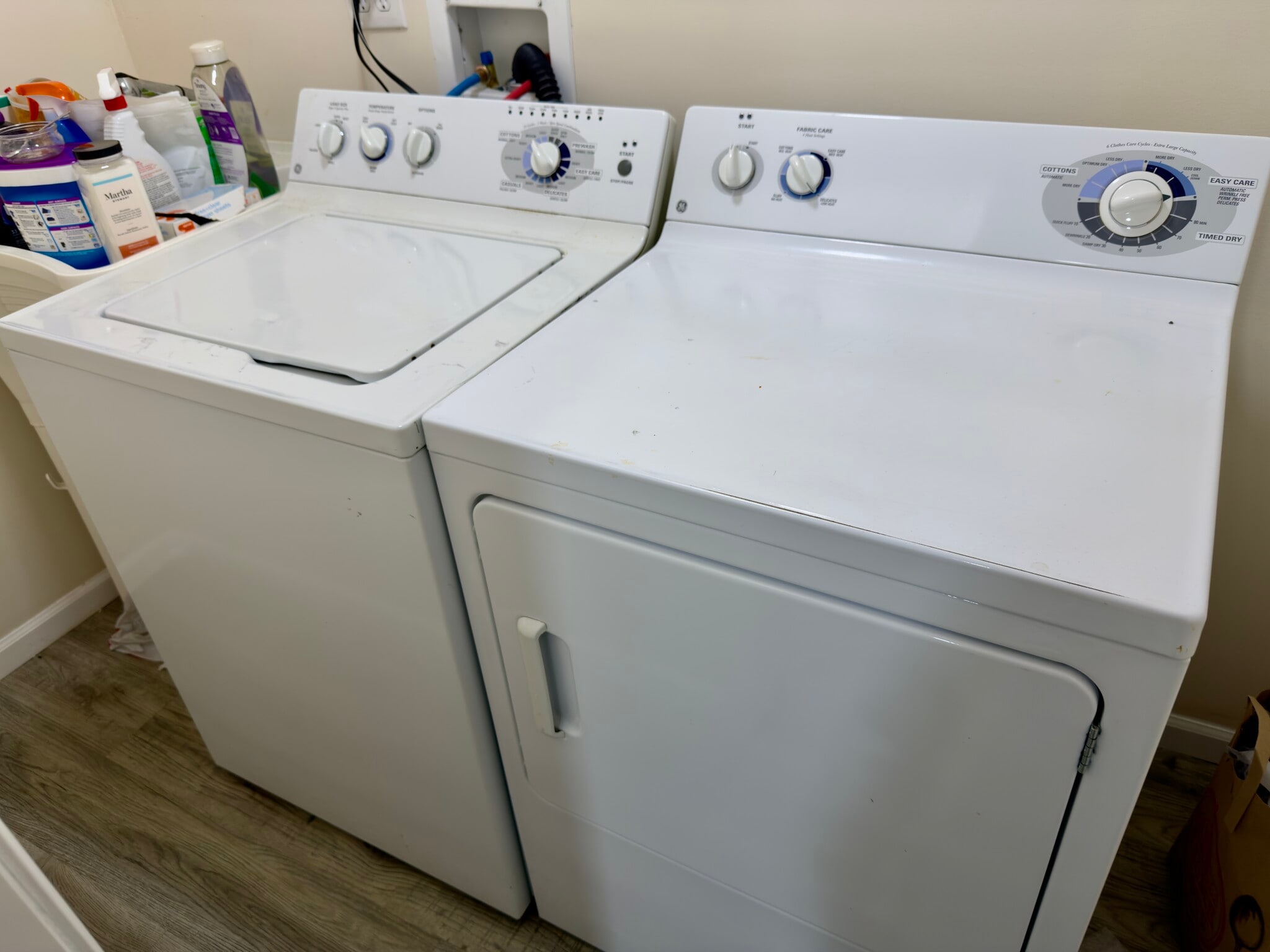 Building Photo - 5410 N Neenah Ave