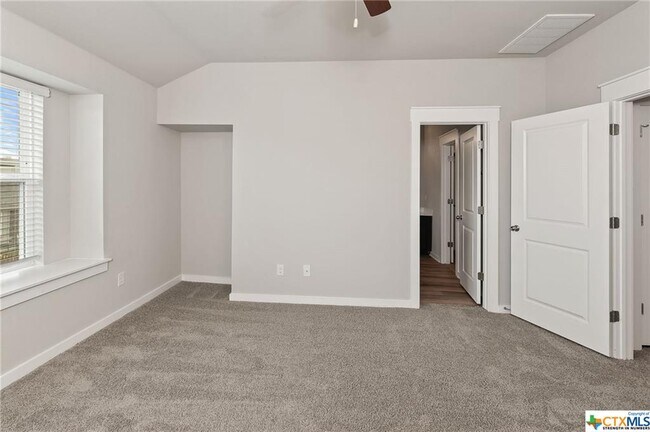 Building Photo - 17102B Carmel Cricket Dr