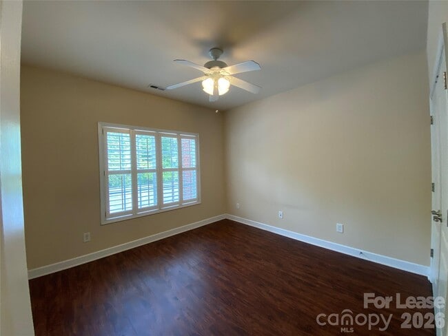 Building Photo - 9916 Evergreen Terrace Drive